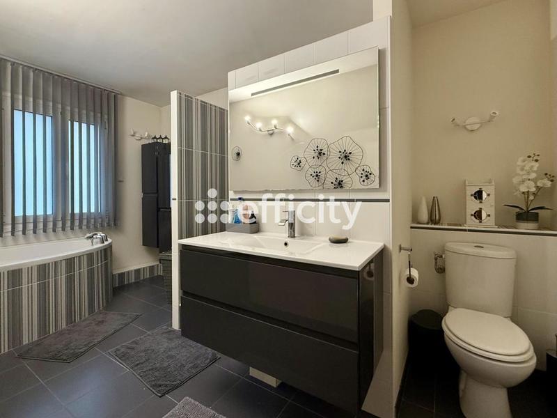 Maison - 138 m² - 6 pièces