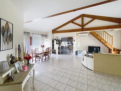Maison - 122 m² - 5 pièces