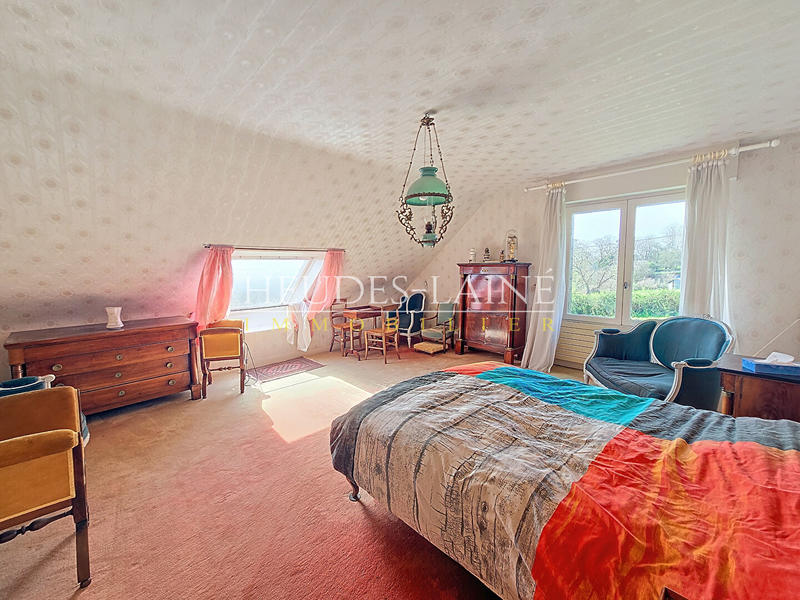 Maison - 232 m² - 7 pièces