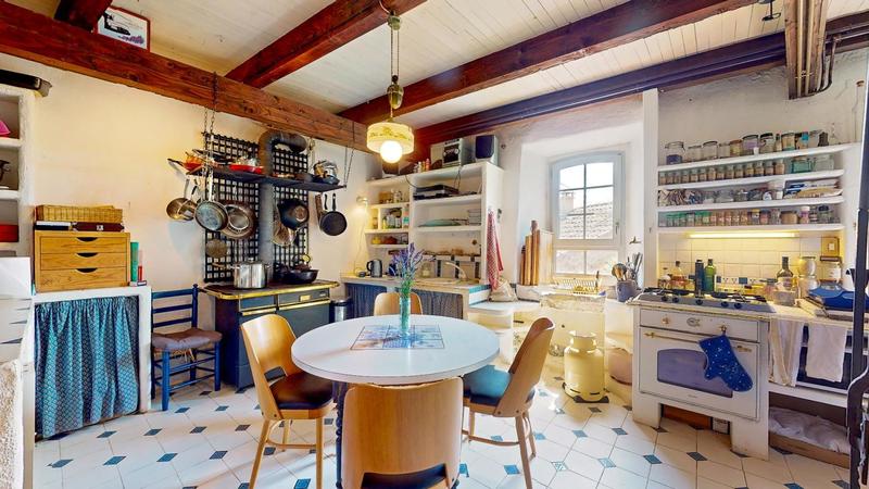 Propriété - 240 m² - 4 pièces