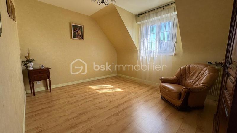 Maison traditionnelle - 136 m² - 8 pièces