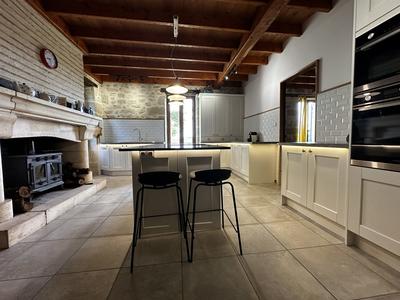 Maison traditionnelle - 200 m² - 6 pièces