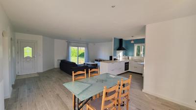 Maison - 99 m² - 4 pièces