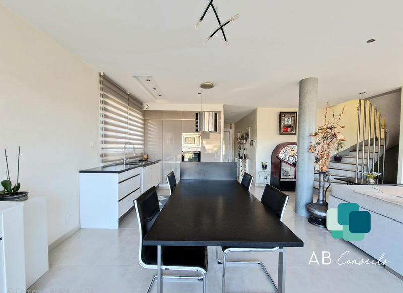 Maison contemporaine - 145 m² - 4 pièces