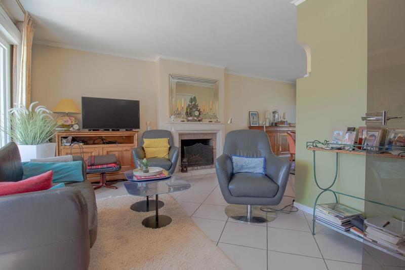 Maison - 200 m² - 7 pièces