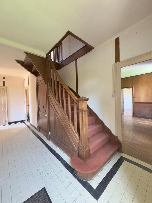 Maison - 198 m² - 8 pièces