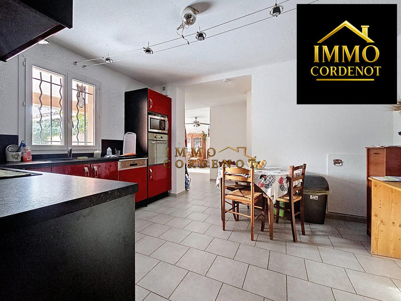 Villa - 90 m² - 4 pièces