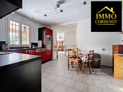 Villa - 90 m² - 4 pièces