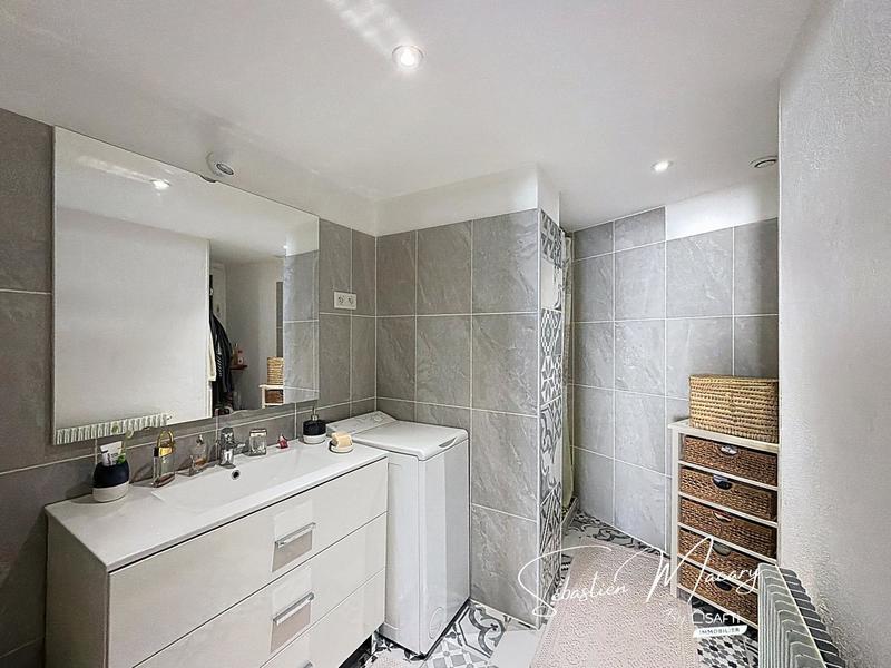 Maison - 229 m² - 9 pièces