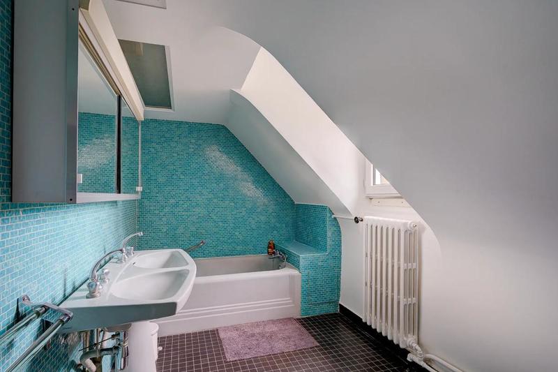 Maison - 220 m² - 9 pièces