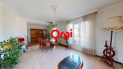 Appartement - 83 m² - 4 pièces