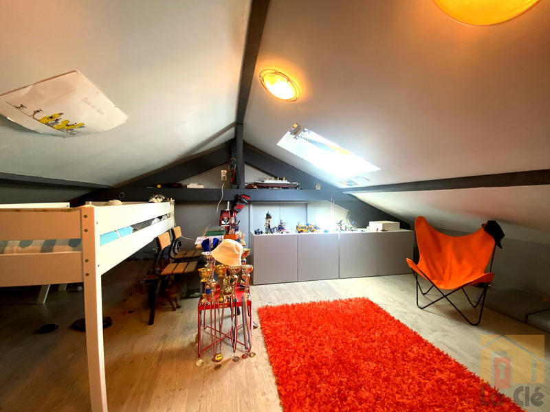 Maison - 300 m² - 11 pièces