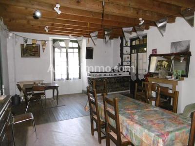 Maison - 260 m² - 10 pièces