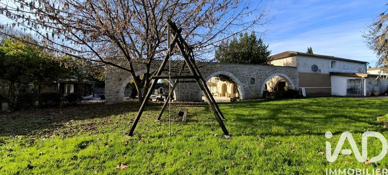 Maison - 1 022 m² - 15 pièces