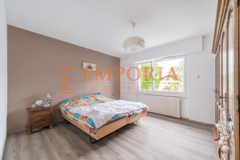 Maison - 194 m² - 8 pièces