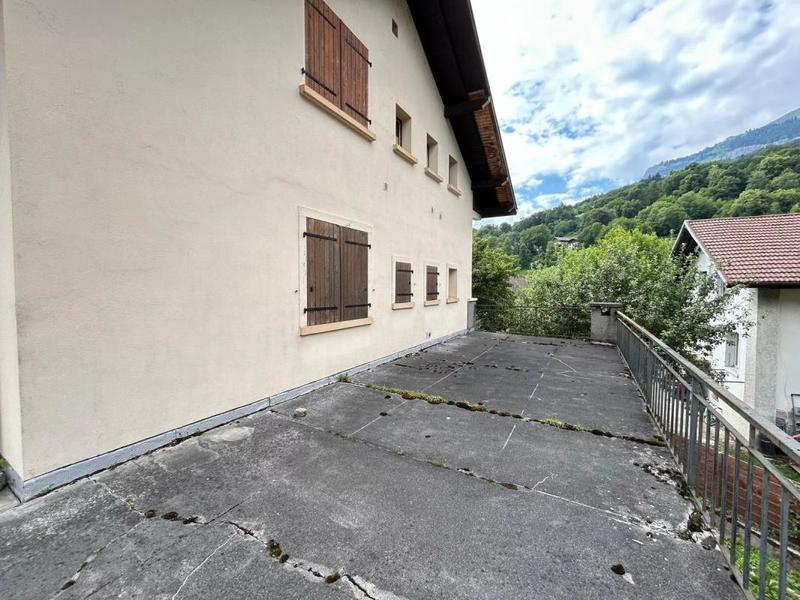 Maison - 181 m² - 8 pièces