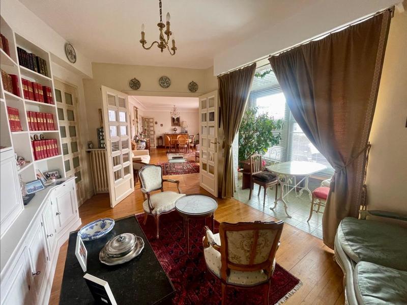 Appartement bourgeois - 185 m² - 5 pièces