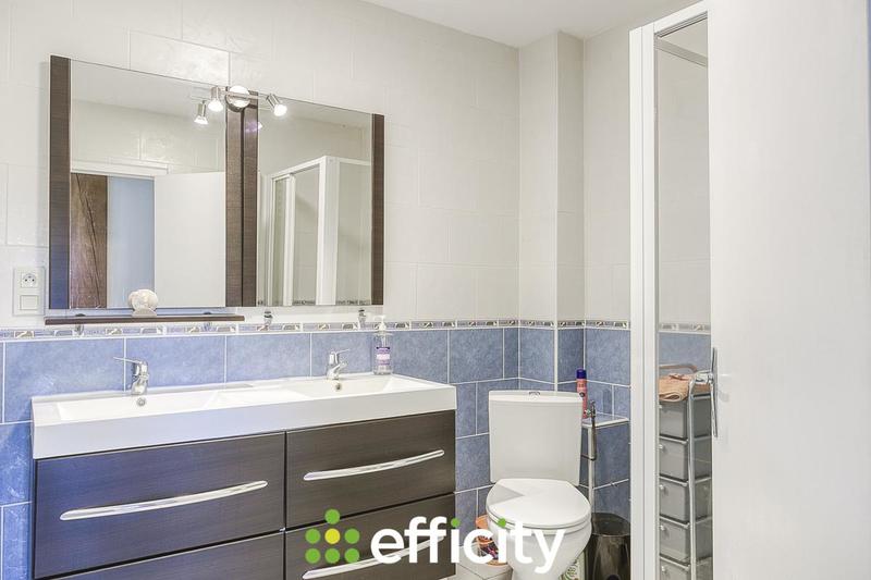 Maison - 215 m² - 7 pièces