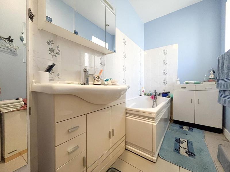 Maison - 92 m² - 5 pièces