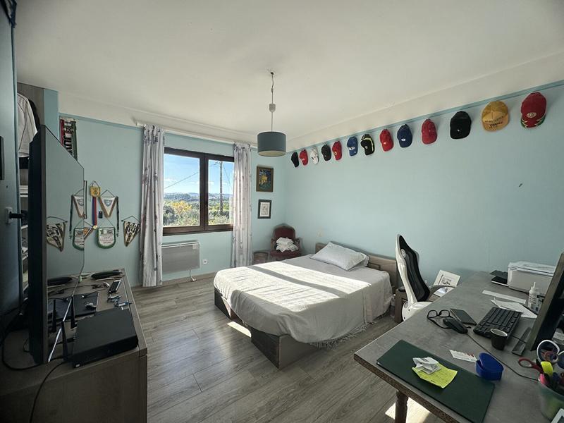 Villa - 206 m² - 6 pièces