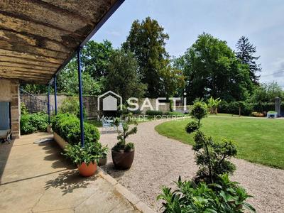 Maison - 225 m² - 6 pièces