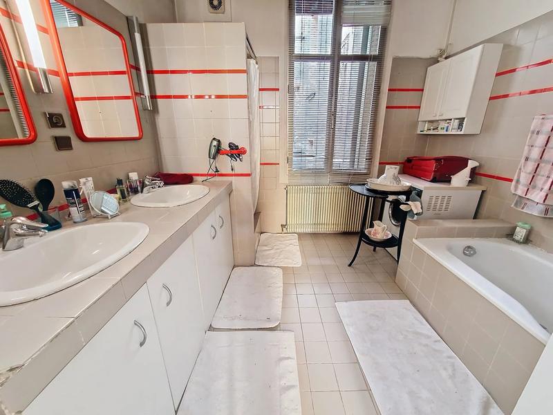 Maison - 197 m² - 6 pièces