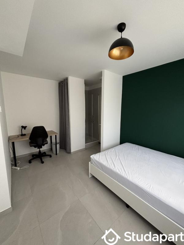 Chambre - 11 m² - 1 pièce