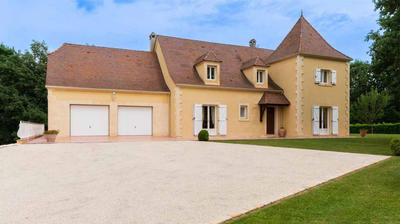 Maison - 190 m² - 6 pièces