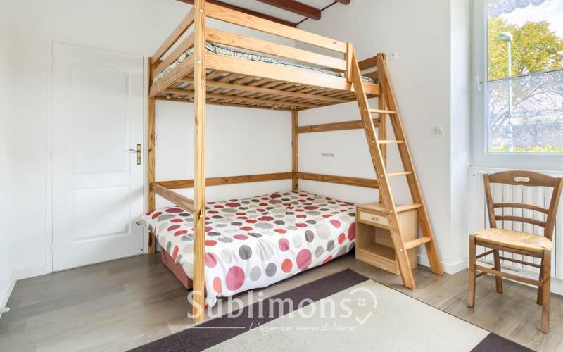 Maison - 160 m² - 8 pièces