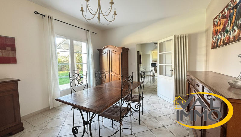 Villa - 200 m² - 6 pièces