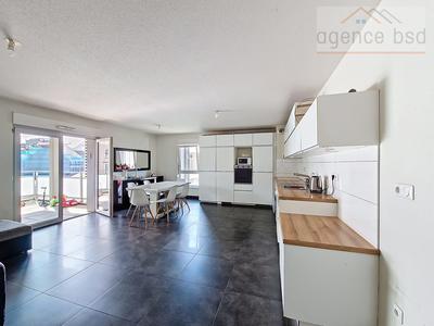 Appartement - 83 m² - 4 pièces