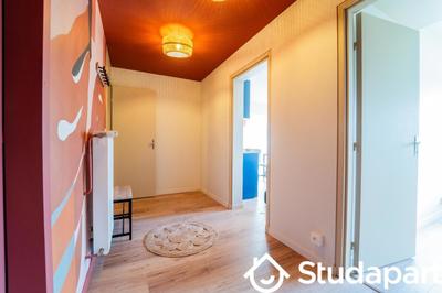 Chambre - 11 m² - 1 pièce