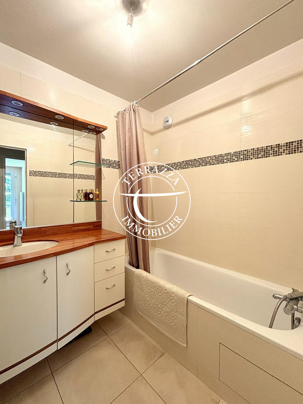 Appartement - 95 m² - 4 pièces