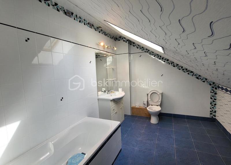 Pavillon - 210 m² - 8 pièces