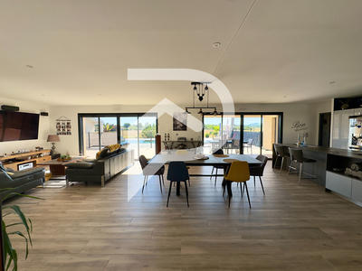 Maison - 190 m² - 6 pièces