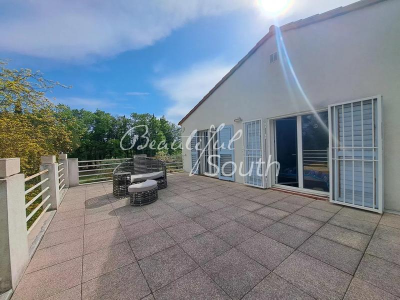 Mas - 350 m² - 10 pièces