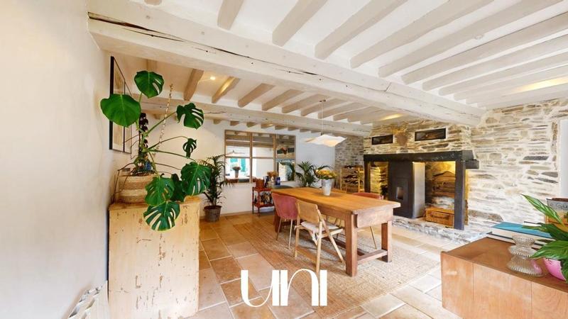 Maison - 210 m² - 6 pièces