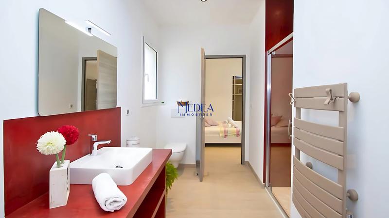 Villa - 340 m² - 10 pièces