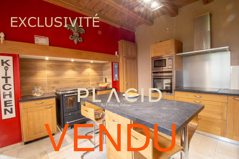 Maison - 242 m² - 6 pièces