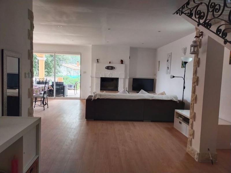 Maison traditionnelle - 240 m² - 7 pièces