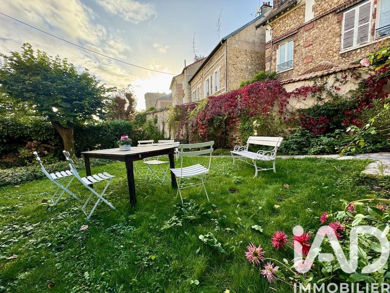 Maison - 257 m² - 11 pièces