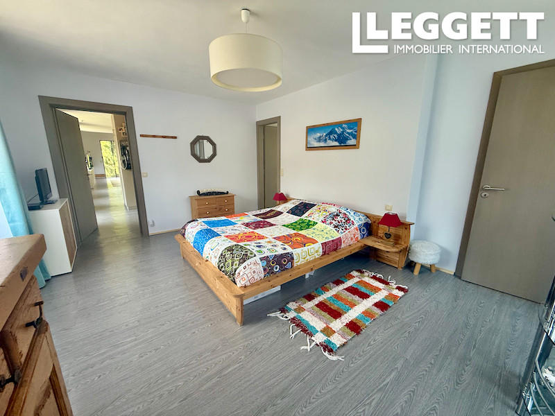 Moulin - 390 m² - 9 pièces