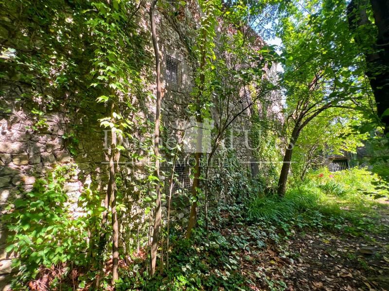 Grange - 80 m² - 2 pièces