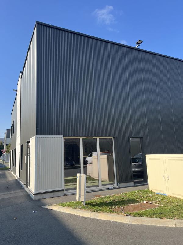 Local d'activités - 177 m²