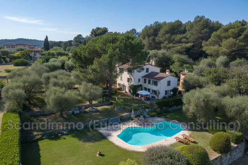 Maison - 174 m² - 9 pièces