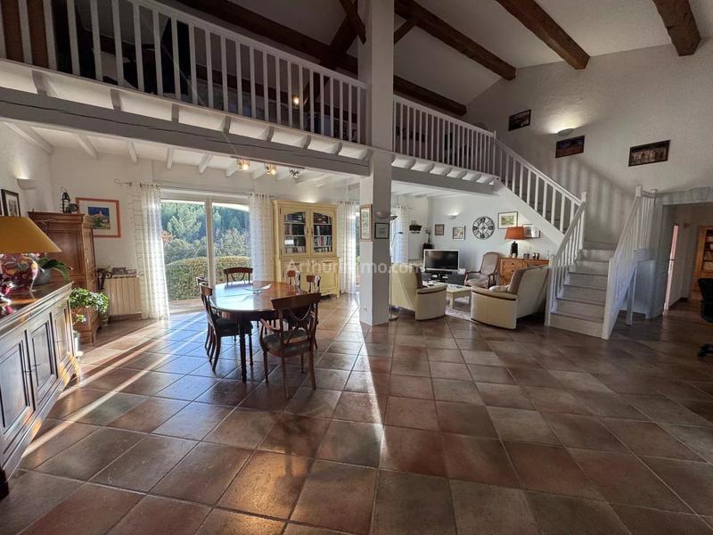 Maison - 190 m² - 6 pièces