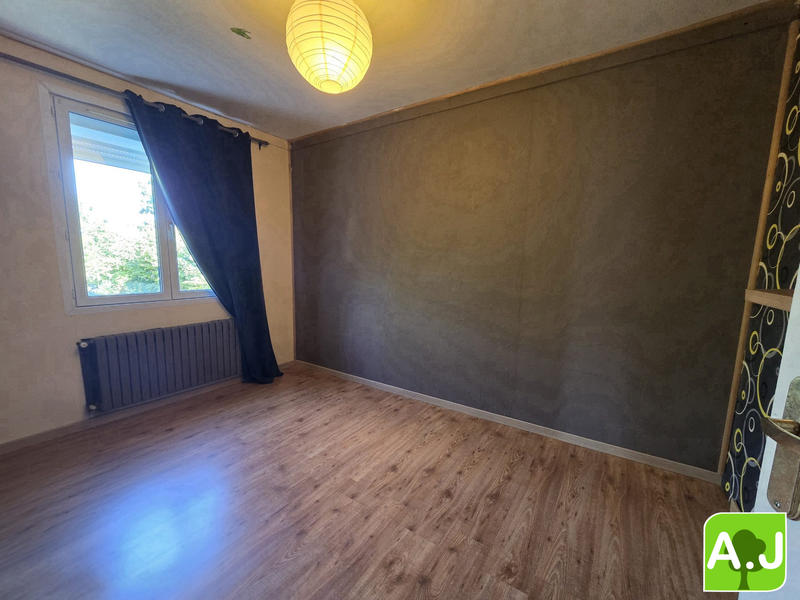 Maison traditionnelle - 72 m² - 5 pièces