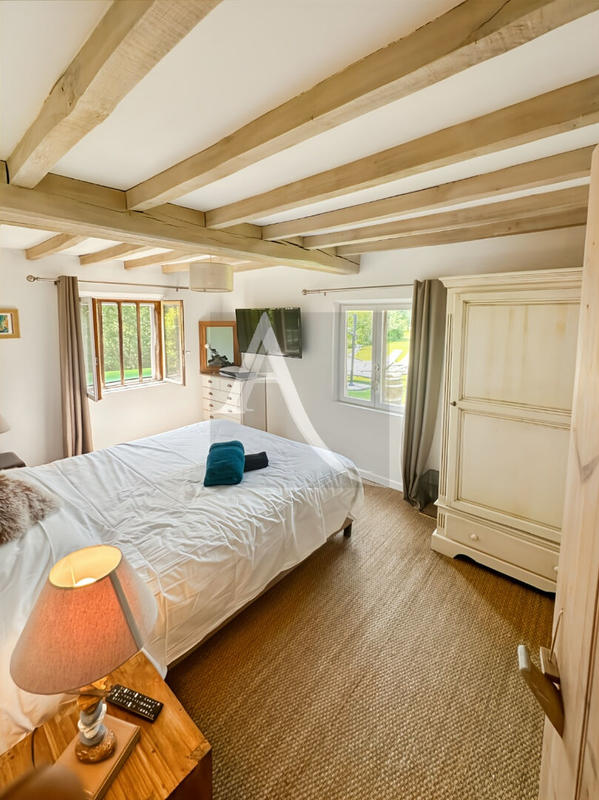 Maison - 250 m² - 8 pièces