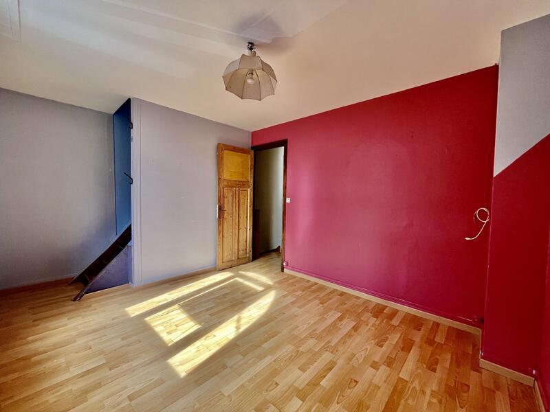 Maison - 100 m² - 7 pièces