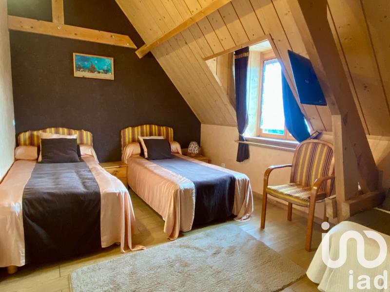 Maison - 250 m² - 9 pièces